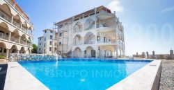 West End, Roatán, Oceanfront Condo 2 Iron Shore Pointe