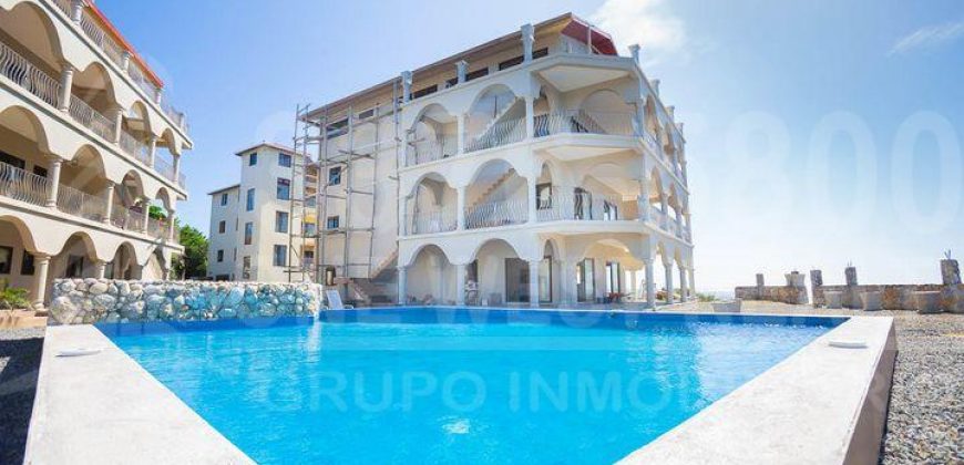 West End, Roatán, Oceanfront Condo 2 Iron Shore Pointe