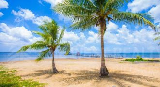 Sandy Bay Beachfront Property In Roatan