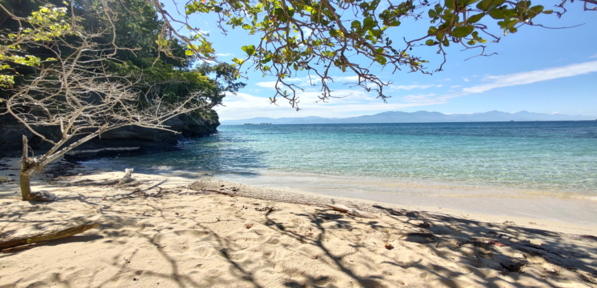 Lote de 3.6 Acres en Venta En Islas de la Bahia Cayos Cochinos