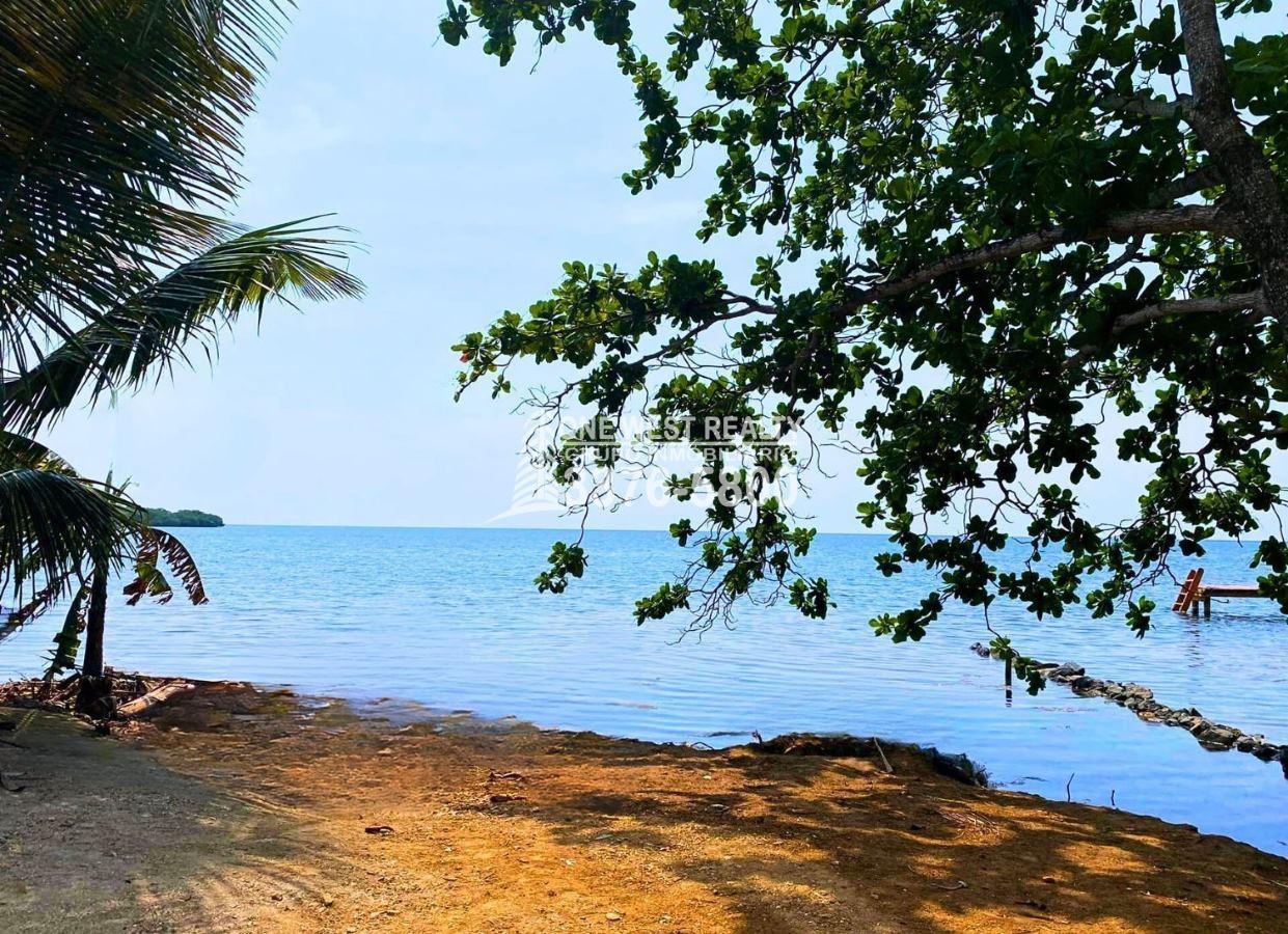 Politilly Bight Main Road, For Sales Roatán