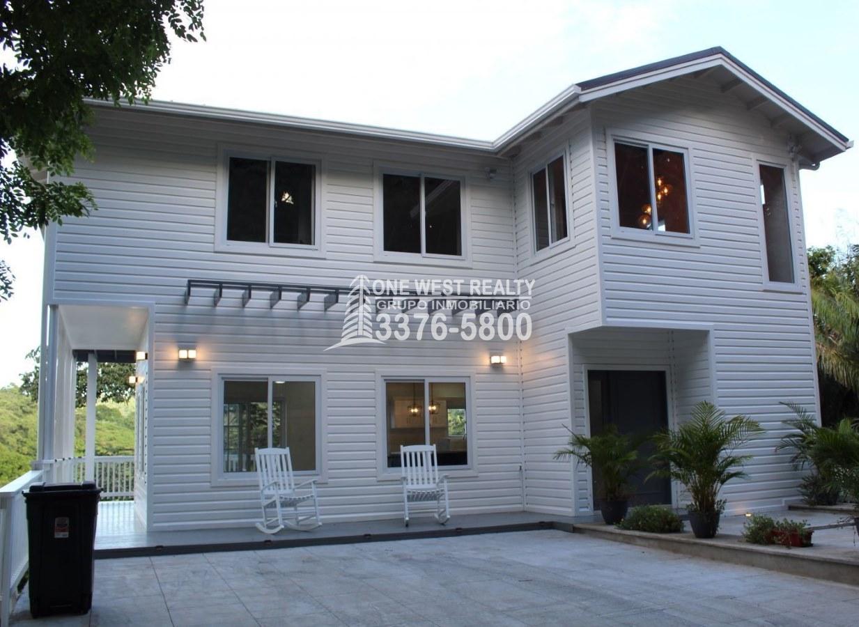 Gibson Bitght sales in Roatan, Honduras
