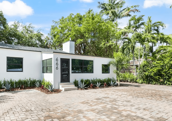 Modern House for Sale | a Privileged Location in Miami