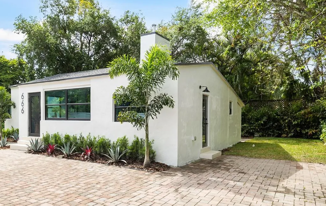 Modern House for Sale | a Privileged Location in Miami