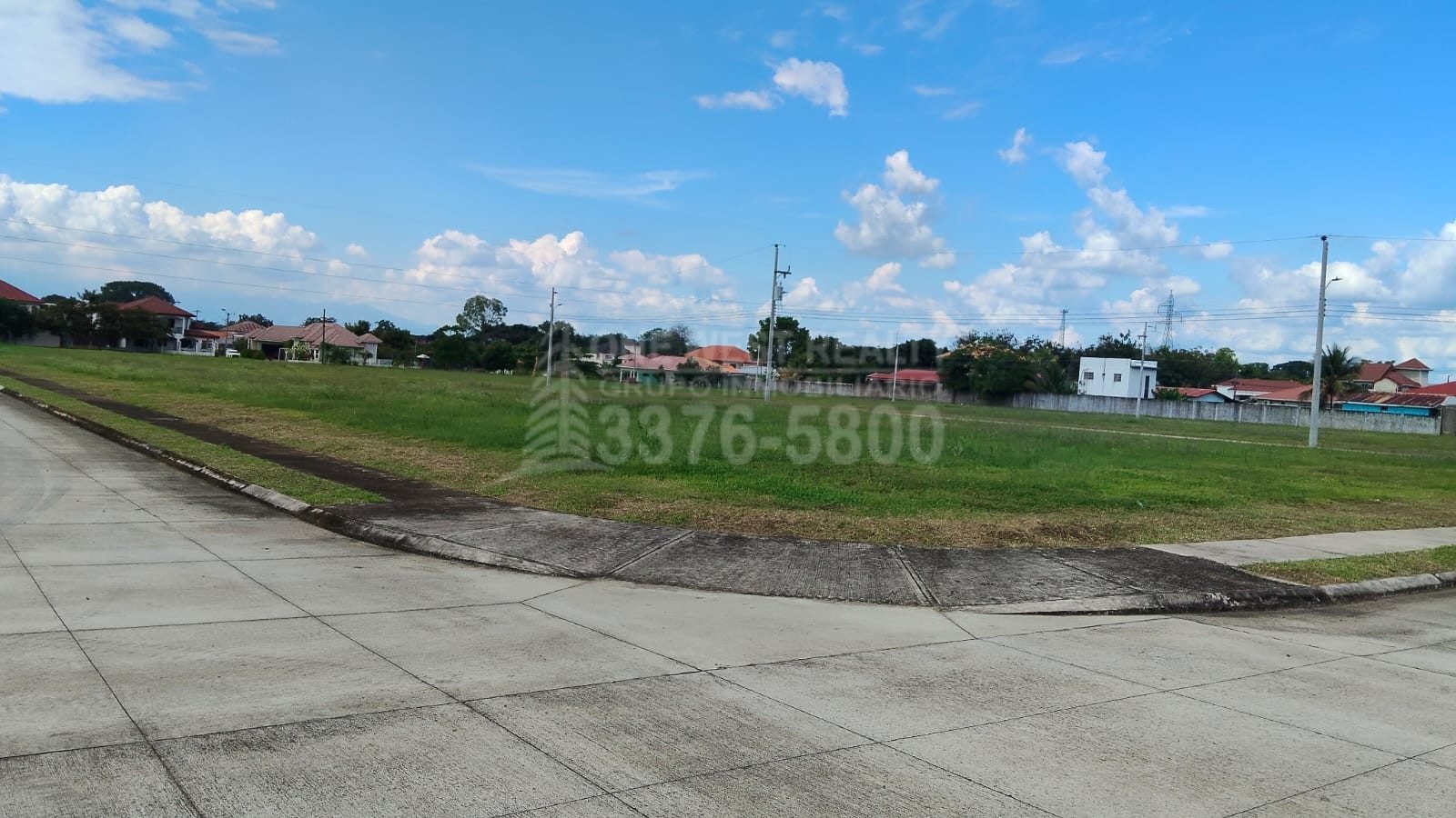 Lote de Esquina con Construcción en Venta en Residencial La Granja, El Progreso | Financiamiento Disponible