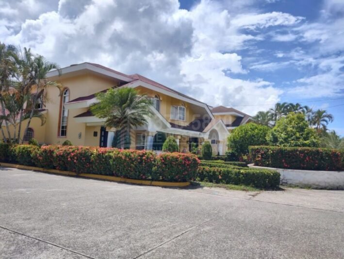 Furnished Three-Bedroom Villa for Sale at Palma Real, La Ceiba
