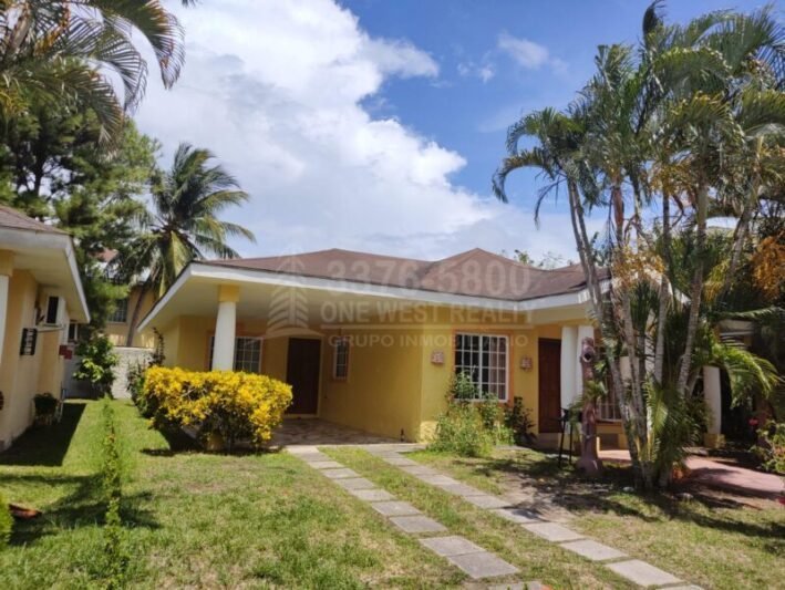 Furnished Three-Bedroom Villa for Sale at Palma Real, La Ceiba